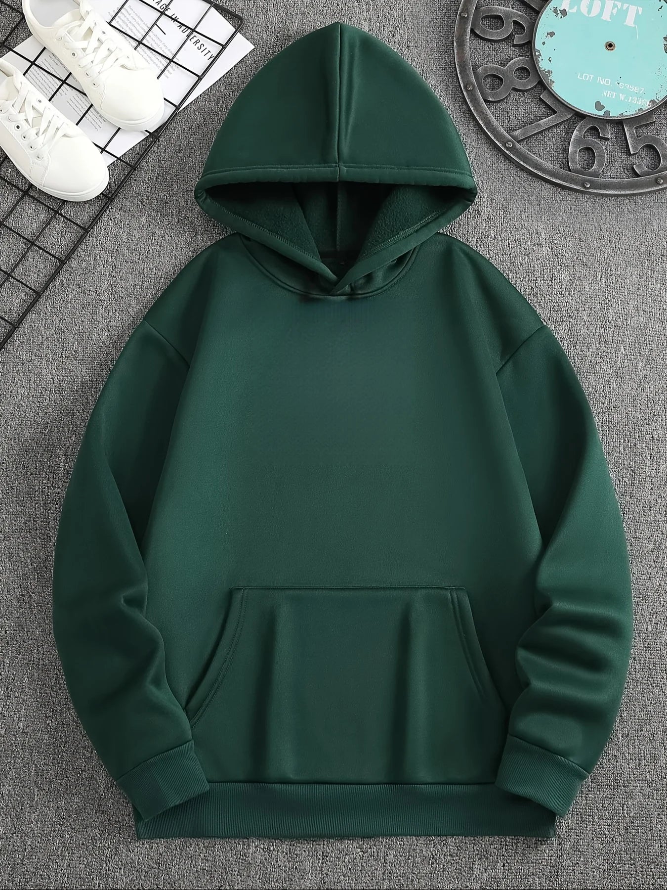 Men's fitness hoodie with muscle display pattern and strength gym letters and pockets, suitable for fitness training